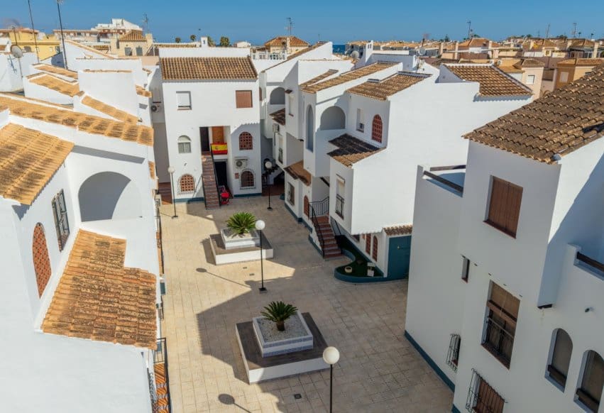 Bungalow de 1 habitación en Torrevieja en venta - 132.000 € (Ref: 9950187)