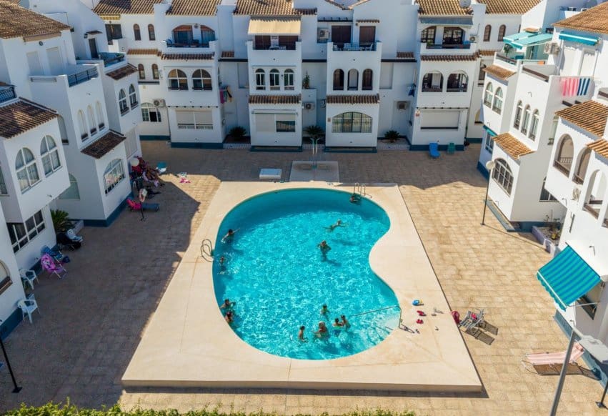 Bungalow de 1 habitación en Torrevieja en venta - 132.000 € (Ref: 9950187)