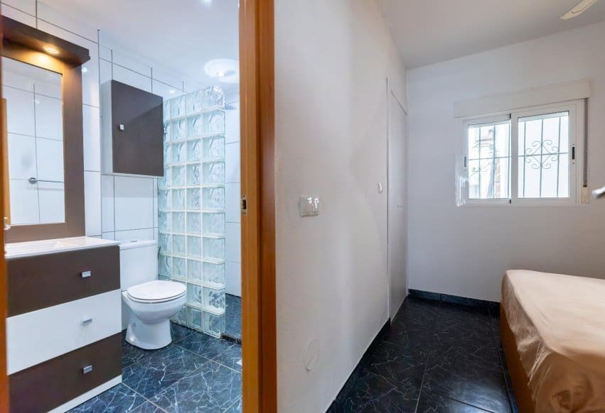 Bungalow de 1 habitación en Torrevieja en venta - 132.000 € (Ref: 9950187)