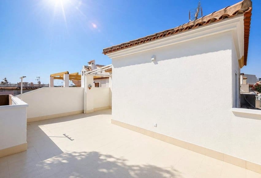 3 soverom Hus til salgs i Orihuela Costa - € 239 000 (Ref: 9950346)