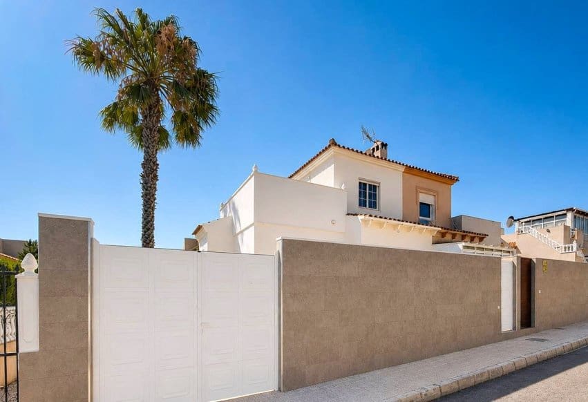 3 soverom Hus til salgs i Orihuela Costa - € 239 000 (Ref: 9950346)