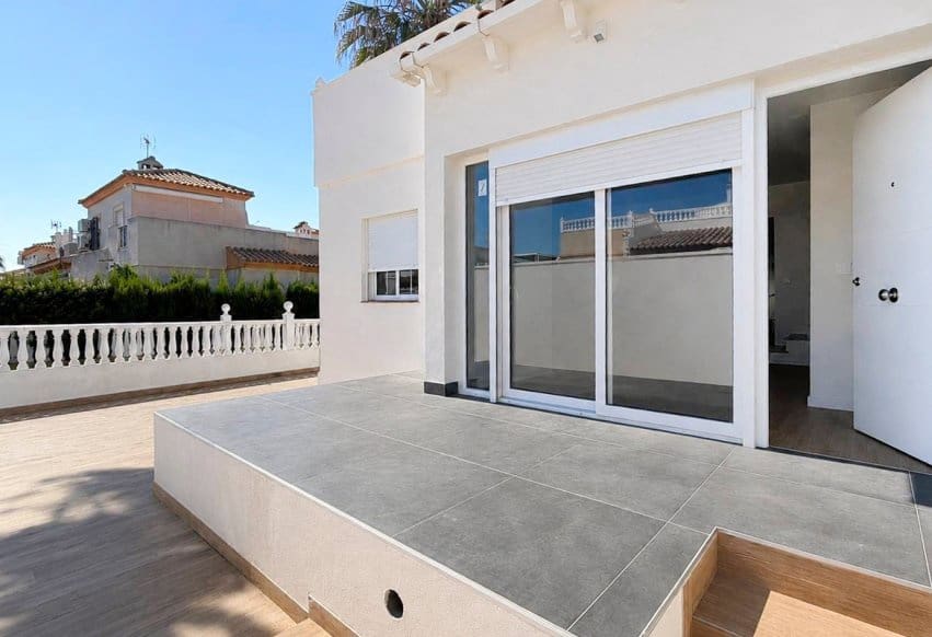 3 soverom Hus til salgs i Orihuela Costa - € 239 000 (Ref: 9950346)