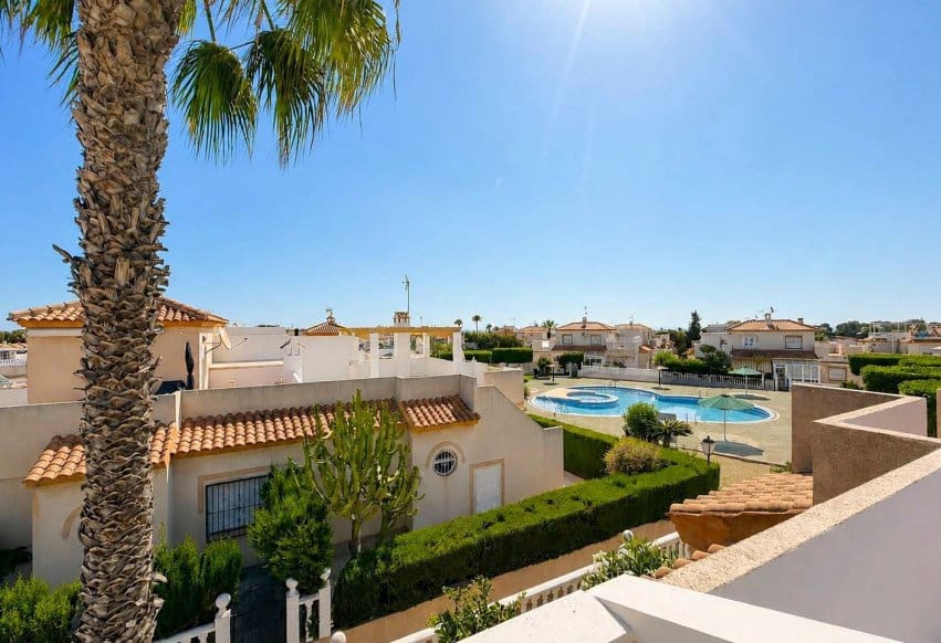 3 soverom Hus til salgs i Orihuela Costa - € 239 000 (Ref: 9950346)