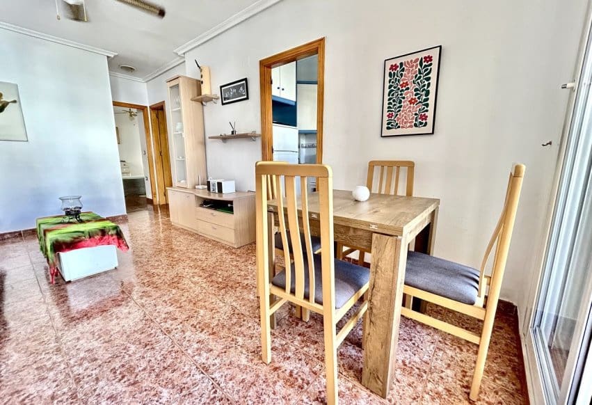 2 soveværelse Penthouse til salg i Torrevieja med swimmingpool - € 155.900 (Ref: 9950347)