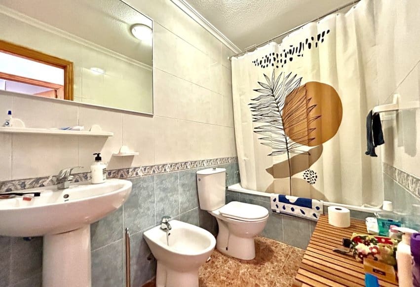 2 soveværelse Penthouse til salg i Torrevieja med swimmingpool - € 155.900 (Ref: 9950347)