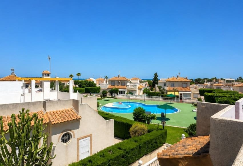 3 sovrum Hus till salu i Orihuela Costa med pool - 239 000 € (Ref: 9953068)