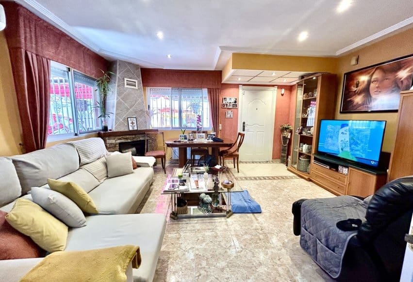 2 bedroom Townhouse for sale in Torrevieja with pool - € 239,500 (Ref: 9953069)