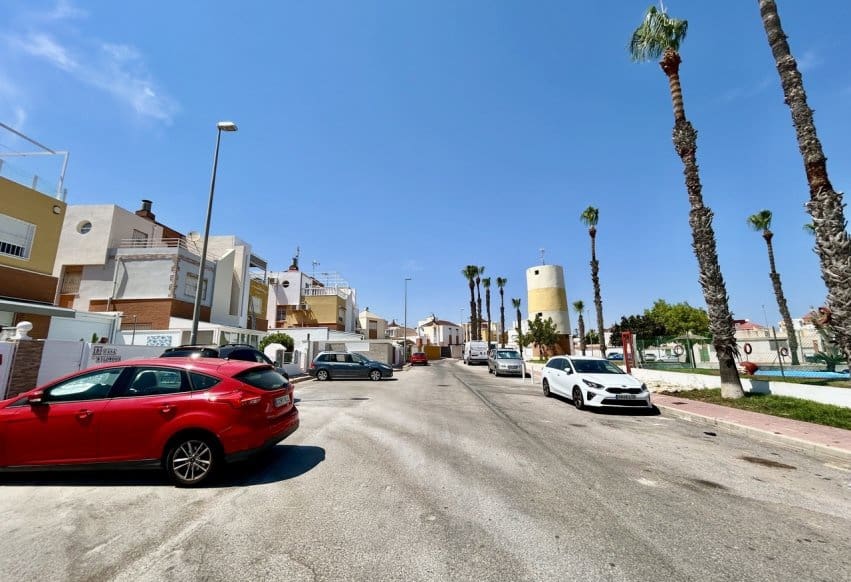 2 bedroom Townhouse for sale in Torrevieja with pool - € 239,500 (Ref: 9953069)
