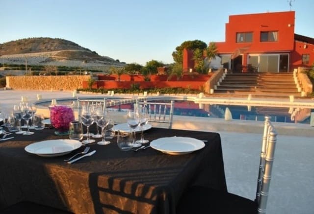 4 bedroom Villa for sale in Torremendo, Orihuela with pool - € 1,745,000 (Ref: 9954601)