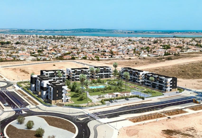 2 chambre Appartement à vendre à Torrevieja avec piscine - 297 000 € (Ref: 9955681)