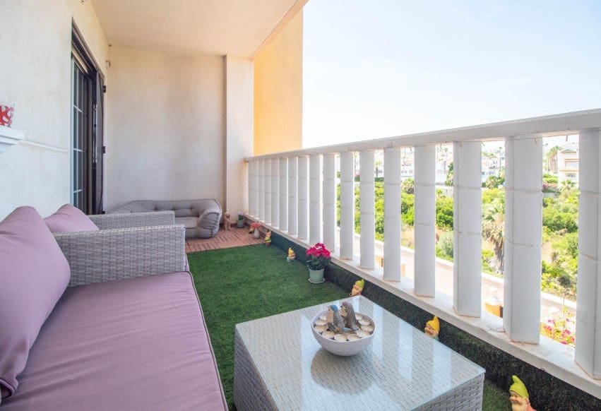 2 bedroom Apartment for sale in Orihuela Costa with pool - € 139,900 (Ref: 9961528)