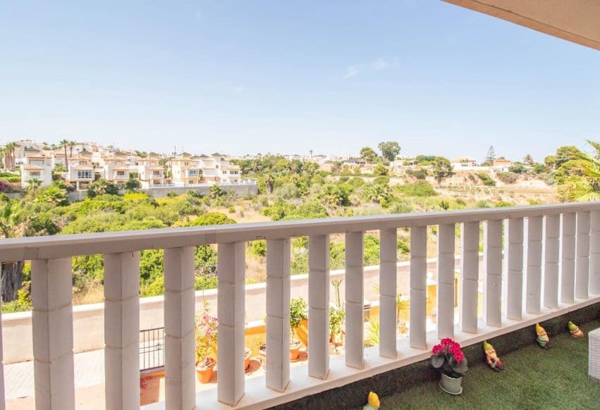 2 bedroom Apartment for sale in Orihuela Costa with pool - € 139,900 (Ref: 9961528)