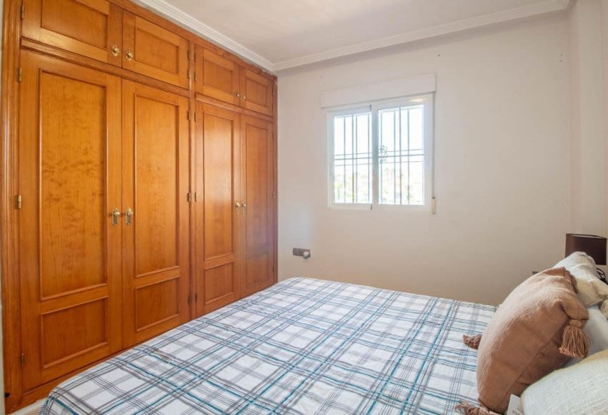 2 bedroom Apartment for sale in Orihuela Costa with pool - € 139,900 (Ref: 9961528)