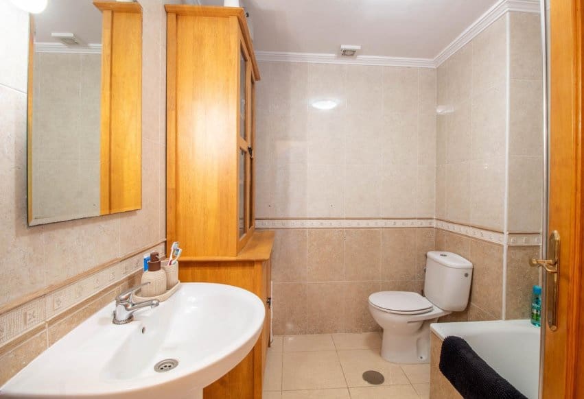 2 bedroom Apartment for sale in Orihuela Costa with pool - € 139,900 (Ref: 9961528)
