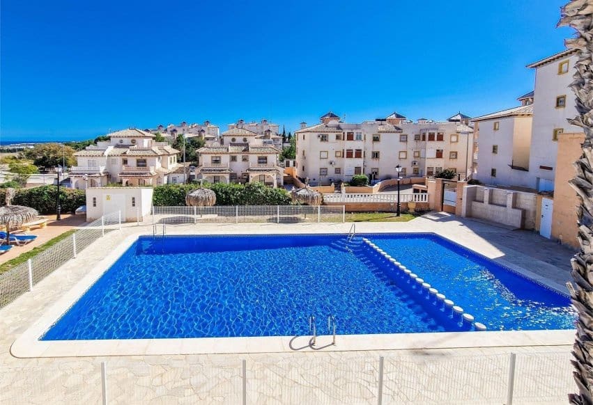 2 bedroom Apartment for sale in Orihuela Costa with pool - € 139,900 (Ref: 9961528)