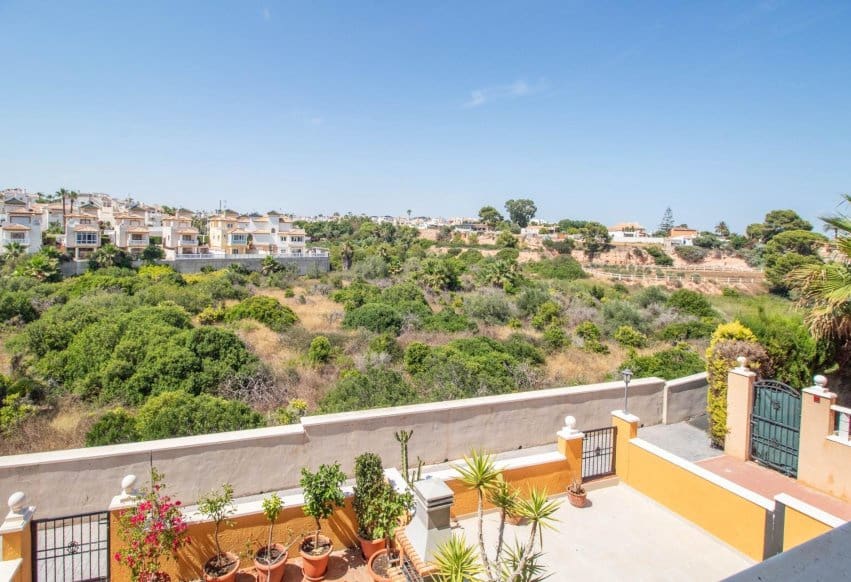 2 bedroom Apartment for sale in Orihuela Costa with pool - € 139,900 (Ref: 9961528)