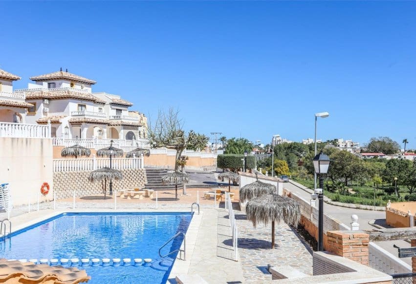 2 bedroom Apartment for sale in Orihuela Costa with pool - € 139,900 (Ref: 9961528)