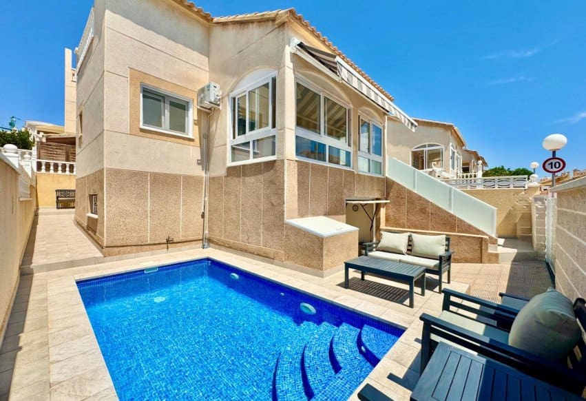 2 quarto Moradia para venda em La Florida com piscina - 245 000 € (Ref: 9961630)