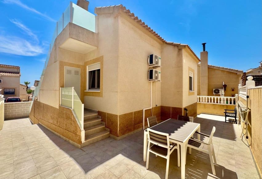 2 quarto Moradia para venda em La Florida com piscina - 245 000 € (Ref: 9961630)