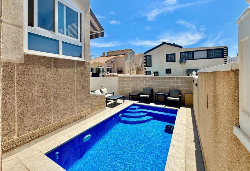 2 quarto Moradia para venda em La Florida com piscina - 245 000 € (Ref: 9961630)