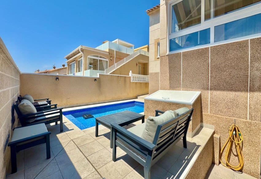 2 quarto Moradia para venda em La Florida com piscina - 245 000 € (Ref: 9961630)