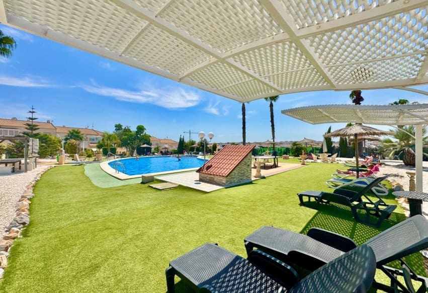 2 quarto Moradia para venda em La Florida com piscina - 245 000 € (Ref: 9961630)