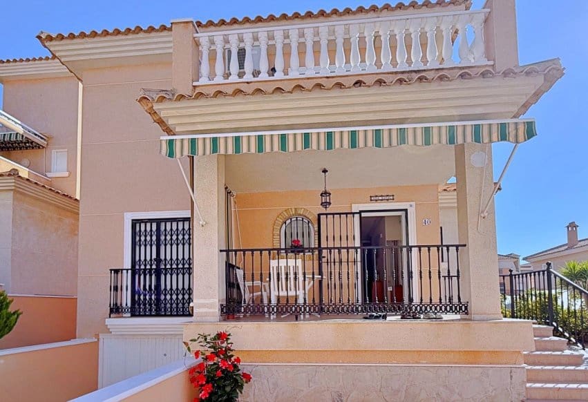 4 bedroom Villa for sale in Orihuela Costa - € 379,000 (Ref: 9964169)