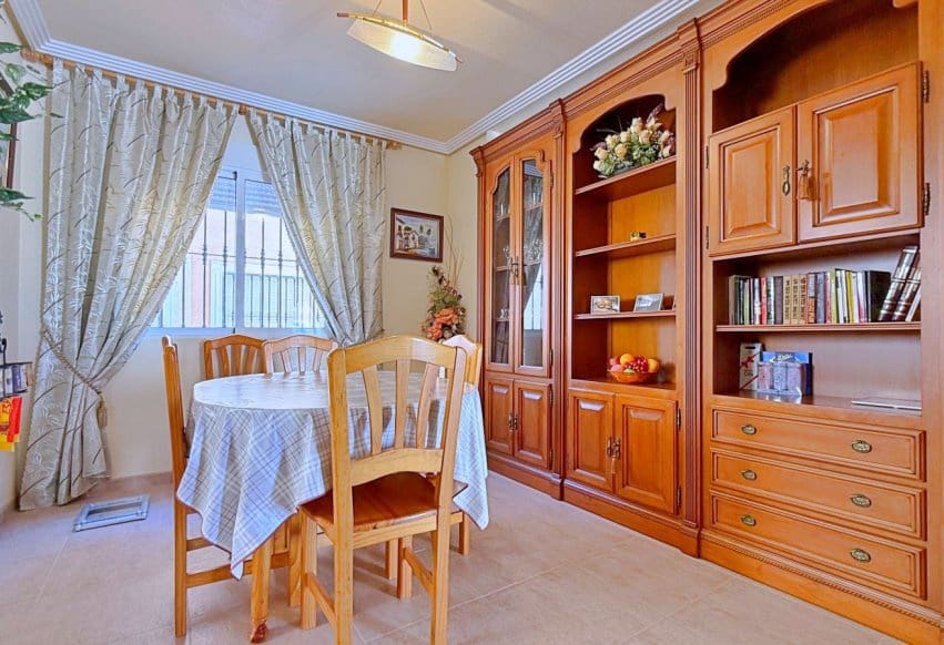 4 bedroom Villa for sale in Orihuela Costa - € 379,000 (Ref: 9964169)
