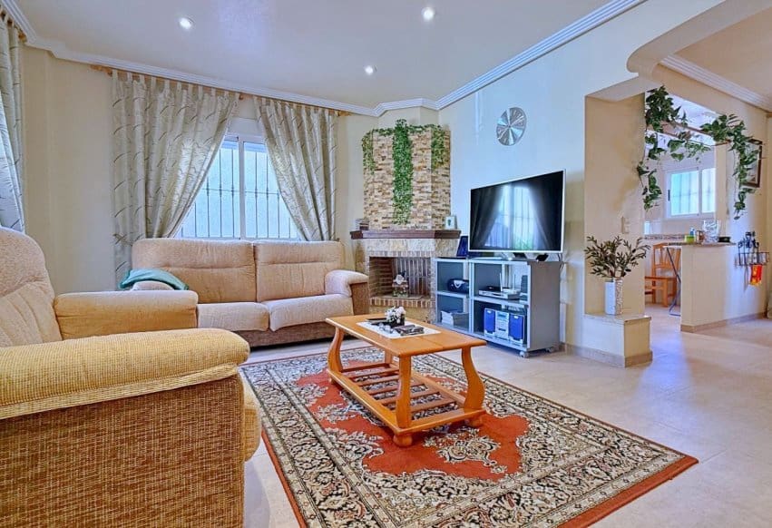 4 bedroom Villa for sale in Orihuela Costa - € 379,000 (Ref: 9964169)