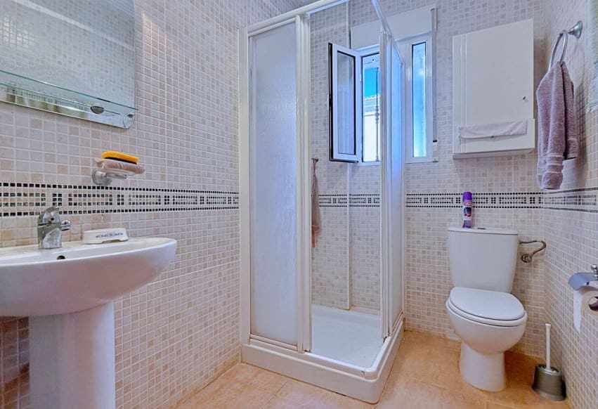 4 bedroom Villa for sale in Orihuela Costa - € 379,000 (Ref: 9964169)