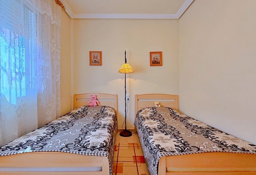 4 bedroom Villa for sale in Orihuela Costa - € 379,000 (Ref: 9964169)