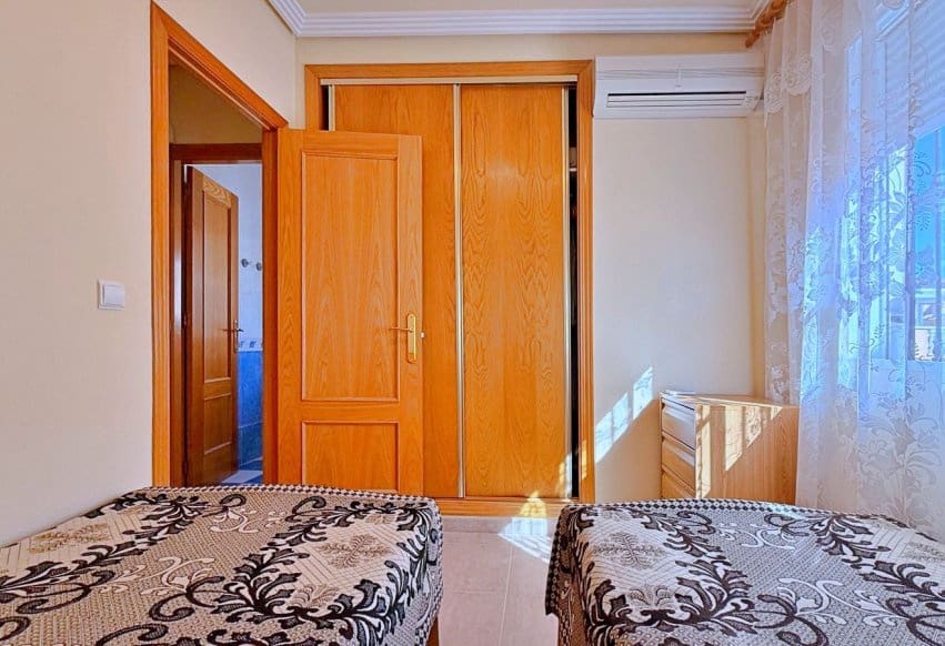 4 bedroom Villa for sale in Orihuela Costa - € 379,000 (Ref: 9964169)