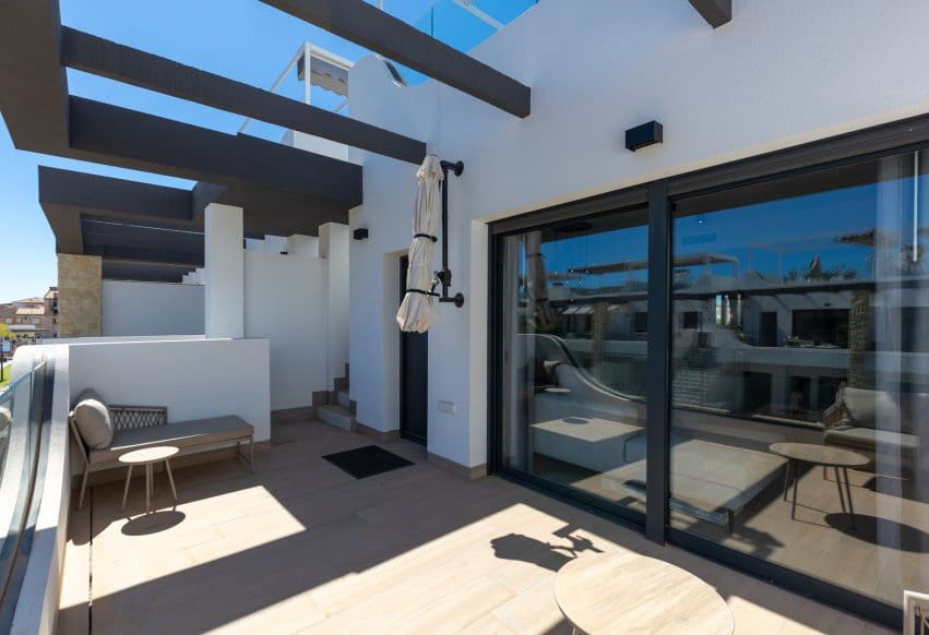 2 sypialnia Penthouse na sprzedaż w Orihuela Costa z basenem garażem - 349 900 € (Ref: 9964170)