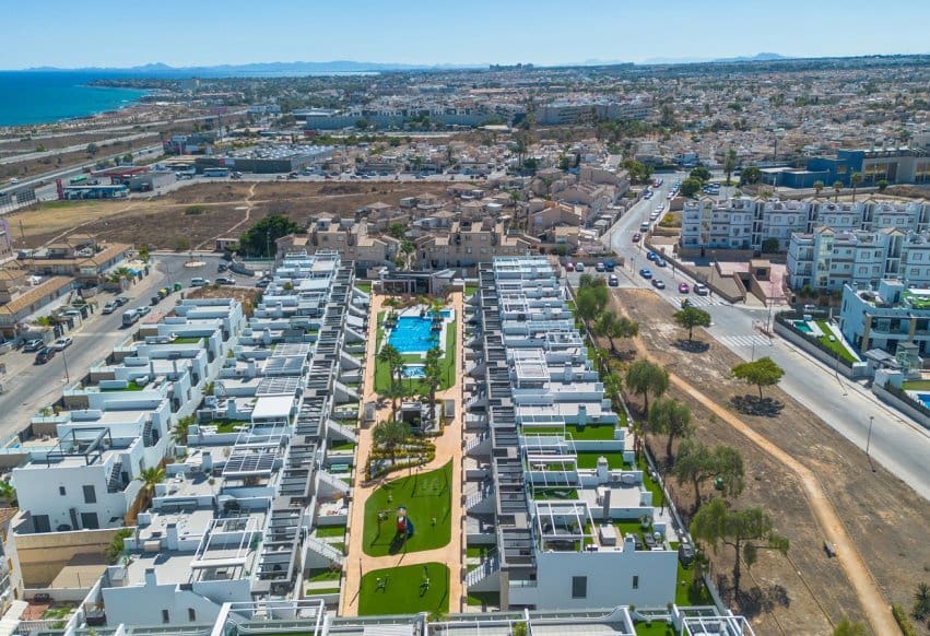 2 sypialnia Penthouse na sprzedaż w Orihuela Costa z basenem garażem - 349 900 € (Ref: 9964170)