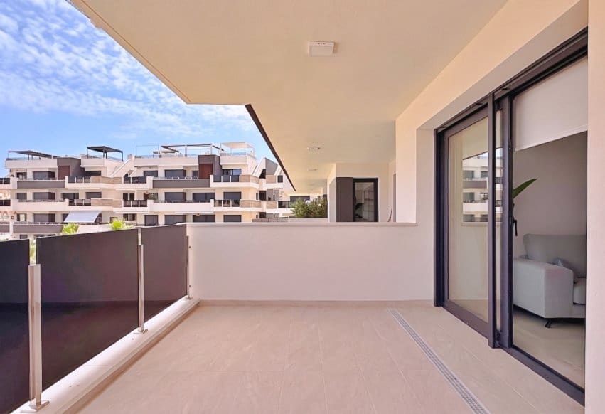 2 bedroom Apartment for sale in Orihuela Costa - € 295,000 (Ref: 9964171)