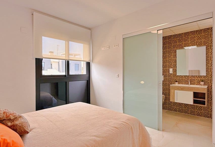2 bedroom Apartment for sale in Orihuela Costa - € 295,000 (Ref: 9964171)