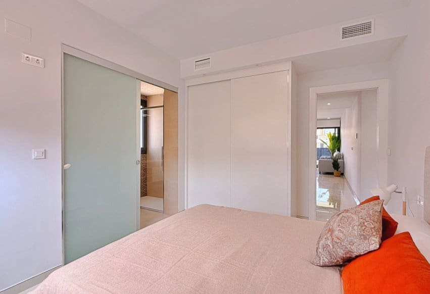 2 bedroom Apartment for sale in Orihuela Costa - € 295,000 (Ref: 9964171)