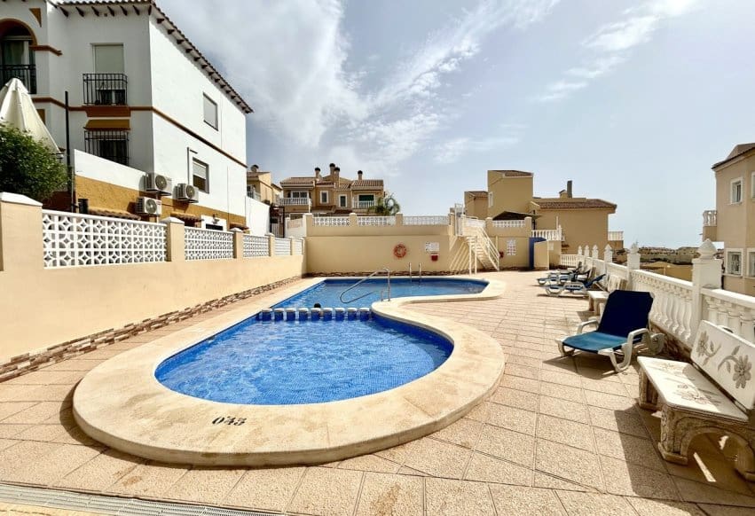 2 soverom Villa til salgs i Villamartin med svømmebasseng - € 229 000 (Ref: 9965694)