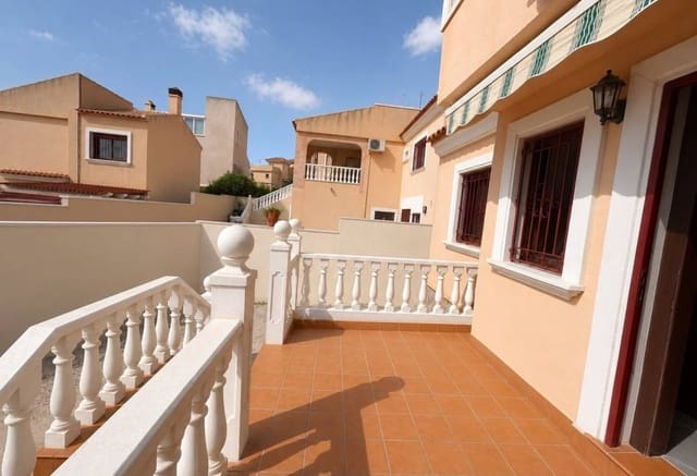 2 soverom Villa til salgs i Villamartin, Orihuela med svømmebasseng - € 218 000 (Ref: 9965694)
