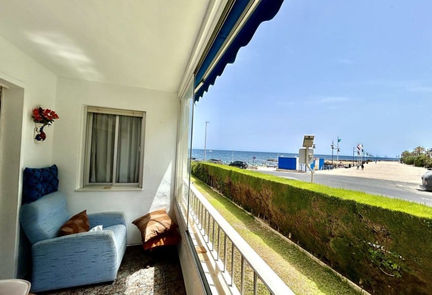 3 soverom Strandleiligheter til salgs i Punta Prima med svømmebasseng - € 225 000 (Ref: 9965695)