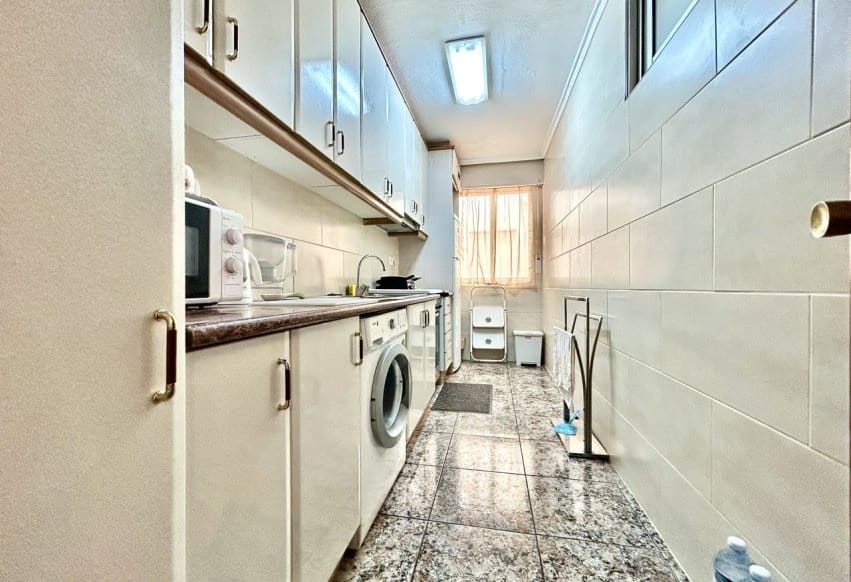 3 soverom Strandleiligheter til salgs i Punta Prima med svømmebasseng - € 225 000 (Ref: 9965695)