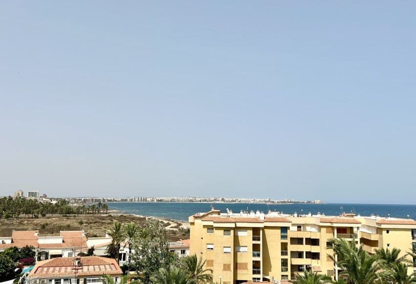 3 soverom Strandleiligheter til salgs i Punta Prima med svømmebasseng - € 225 000 (Ref: 9965695)
