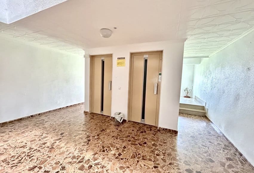 3 soverom Strandleiligheter til salgs i Punta Prima med svømmebasseng - € 225 000 (Ref: 9965695)