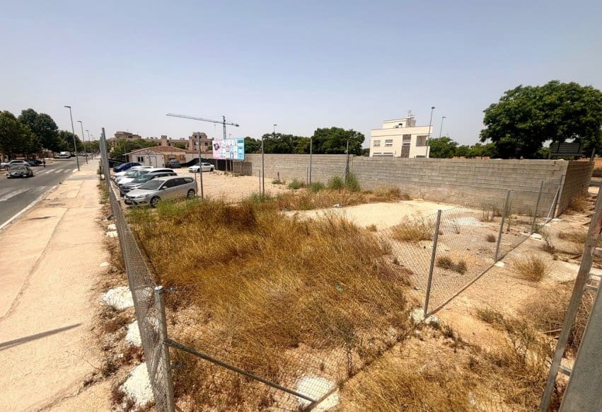 Building Plot for sale in Pilar de la Horadada - € 169,900 (Ref: 9965903)