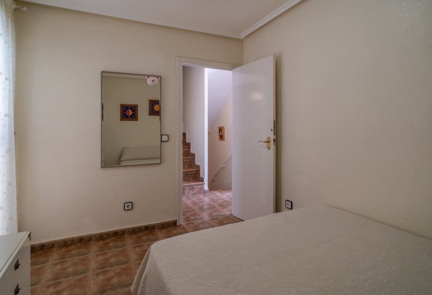 4 soverom Hus til salgs i Torrevieja med svømmebasseng garasje - € 320 000 (Ref: 9975970)