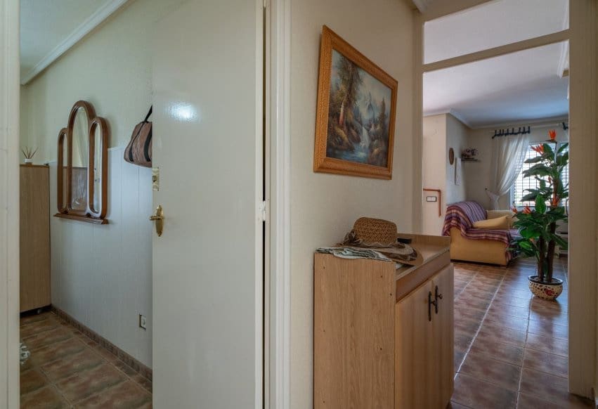 4 soverom Hus til salgs i Torrevieja med svømmebasseng garasje - € 320 000 (Ref: 9975970)
