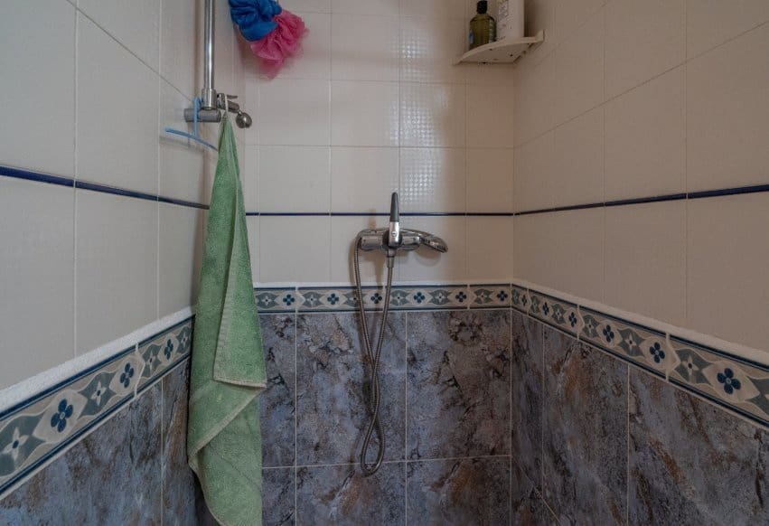 4 soverom Hus til salgs i Torrevieja med svømmebasseng garasje - € 320 000 (Ref: 9975970)