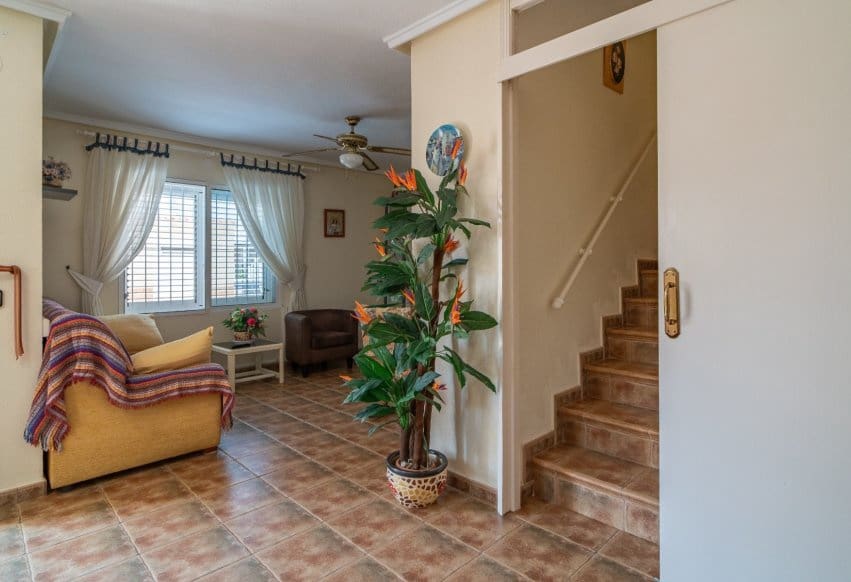 4 soverom Hus til salgs i Torrevieja med svømmebasseng garasje - € 320 000 (Ref: 9975970)