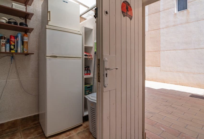 4 soverom Hus til salgs i Torrevieja med svømmebasseng garasje - € 320 000 (Ref: 9975970)