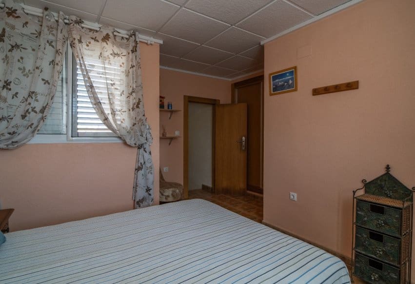 4 soverom Hus til salgs i Torrevieja med svømmebasseng garasje - € 320 000 (Ref: 9975970)